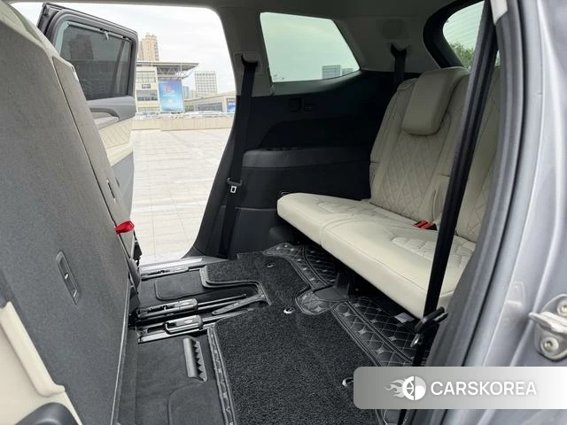 Audi Q6 2022 Темно-серый из Китая, фото 5