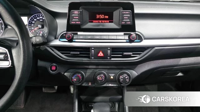 Kia The New K3 2nd generation 2022 Белый из Кореи, фото 5