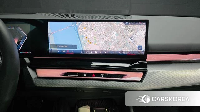 BMW 5 Series (G60) 2025 Светло-серебряный цвет из Кореи, фото 5