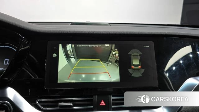 Kia Niro Plus 2022 Серебряный из Кореи, фото 5