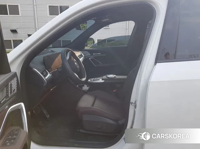 BMW iX1 (U11) 2024 Белый из Кореи, фото 5