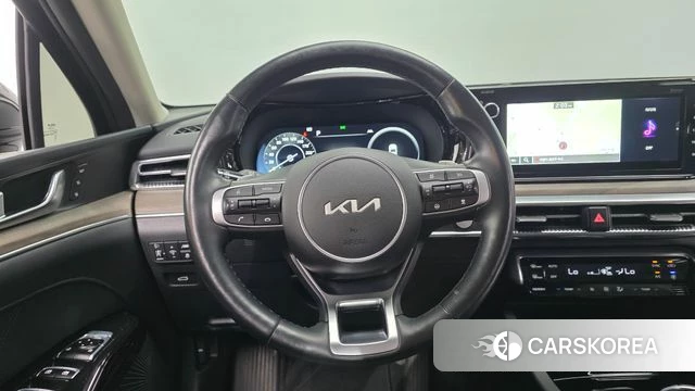 Kia K5 3rd generation 2023 Черный из Кореи, фото 5