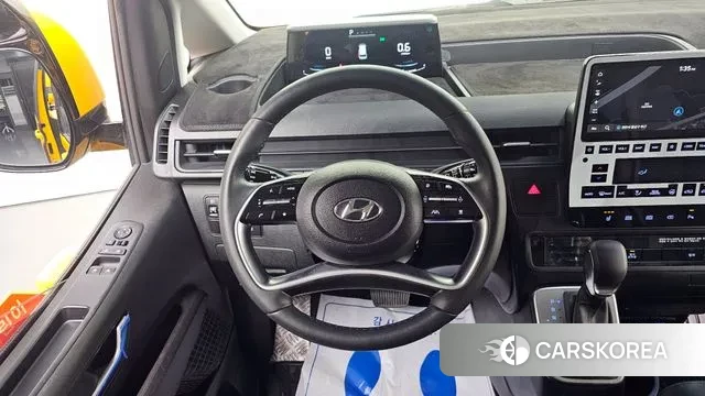 Hyundai Staria 2023 Желтый из Кореи, фото 5