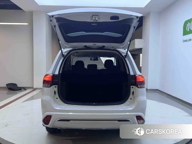 Mitsubishi  Outlander 2022 Белый из Китая, фото 5