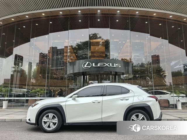 Lexus UX 2023 Белый из Китая, фото 5