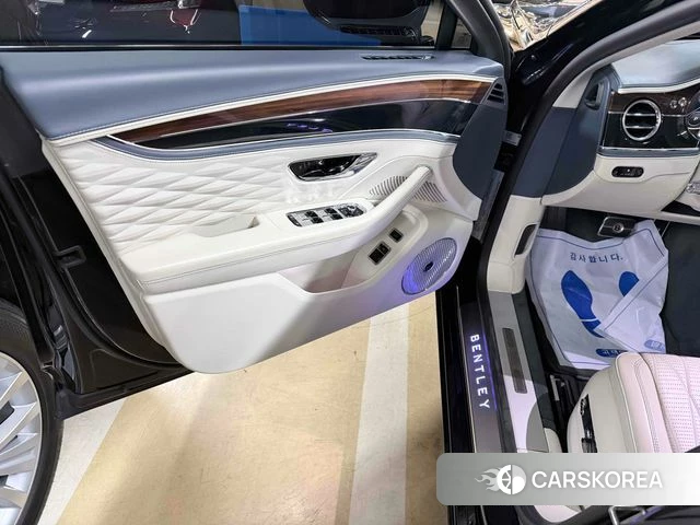 Bentley Flying Spur 3rd Generation 2020 Черный из Кореи, фото 5