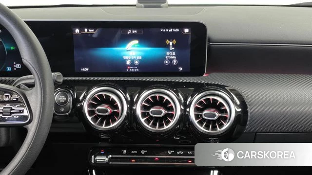 Mercedes-Benz A-Class W177 2020 Белый из Кореи, фото 5