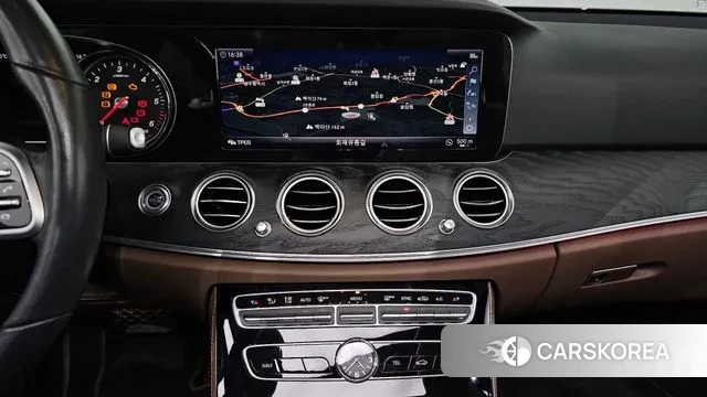 Mercedes-Benz E-Class W213 2018 Серый из Кореи, фото 5