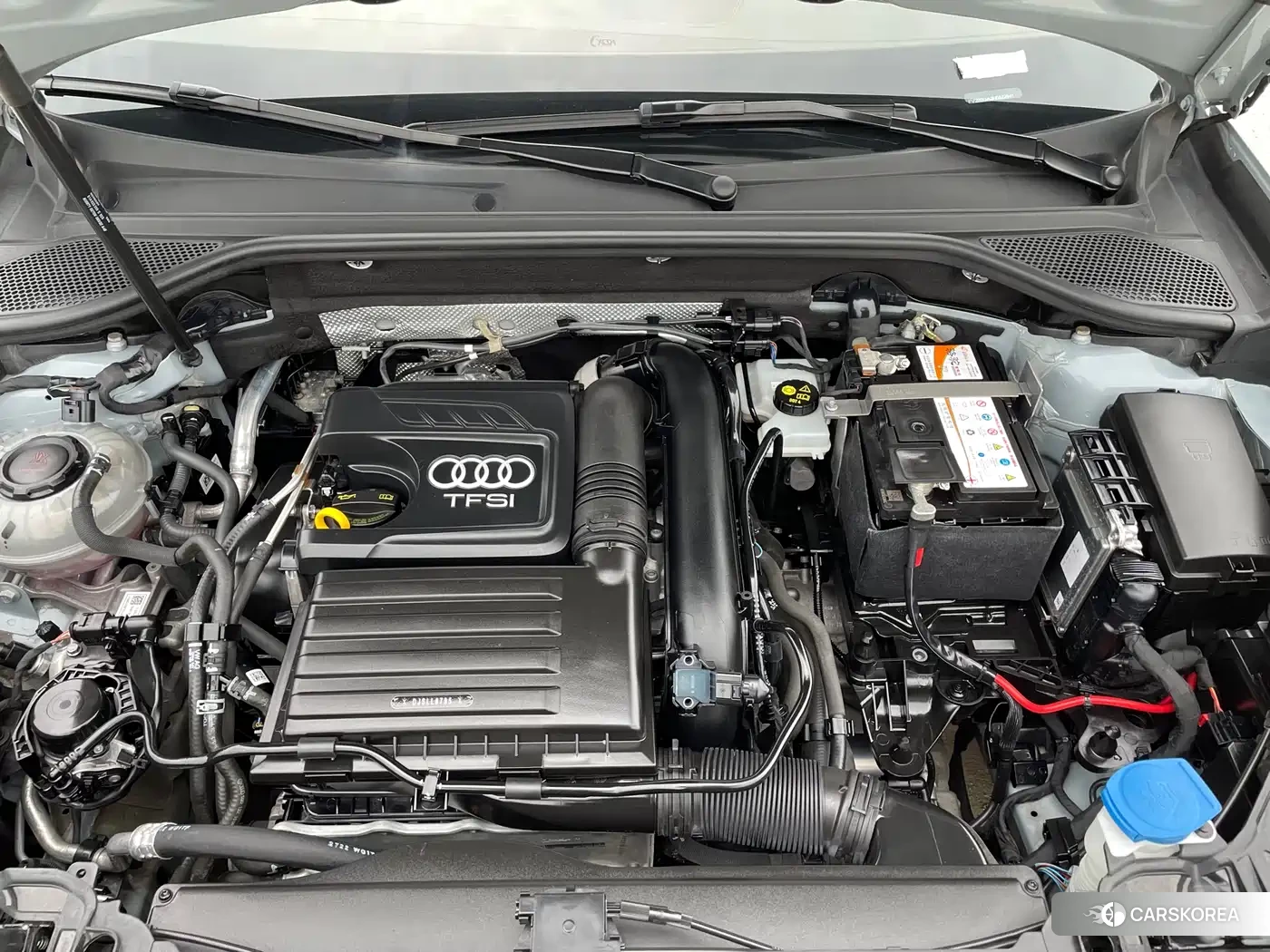 Audi Q2L 2023 Silver/gray из Китая, фото 5