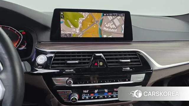 BMW 5 Series (G30) 2020 Белый из Кореи, фото 5