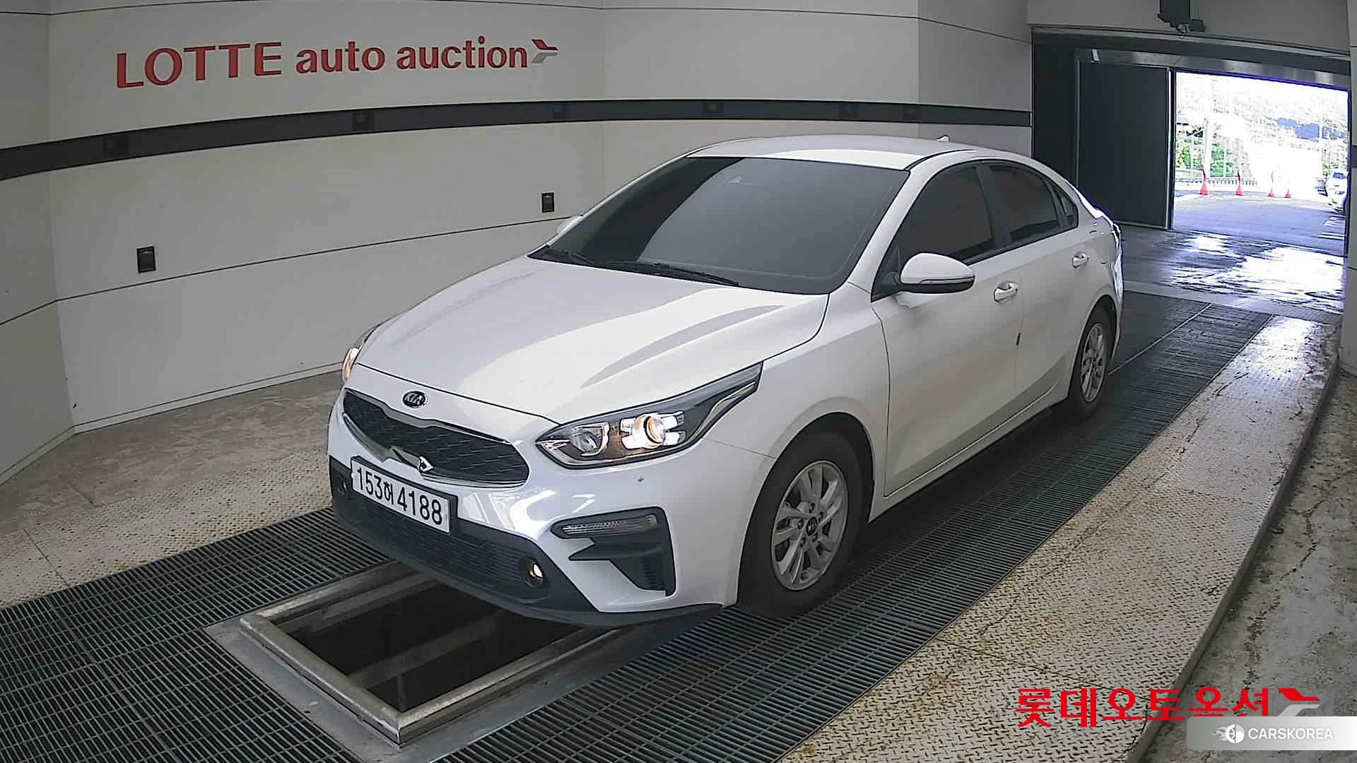 Kia K3 2021 Snow White Pearl из Кореи, фото 5