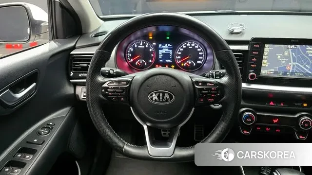 Kia Stonic 2019 Белый из Кореи, фото 5