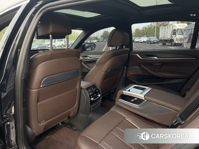 BMW 5 series 2022 Черный из Китая, фото 5