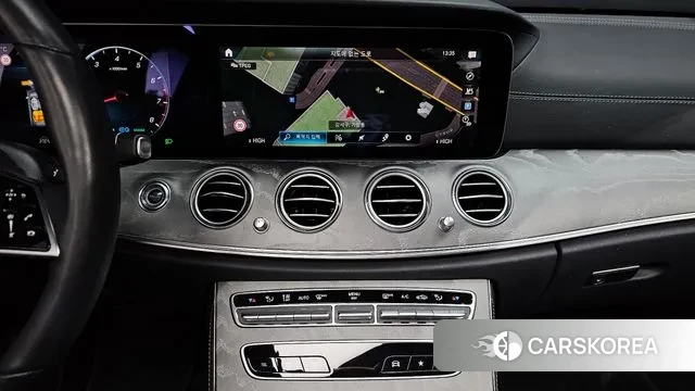 Mercedes-Benz E-Class W213 2023 Черный из Кореи, фото 5