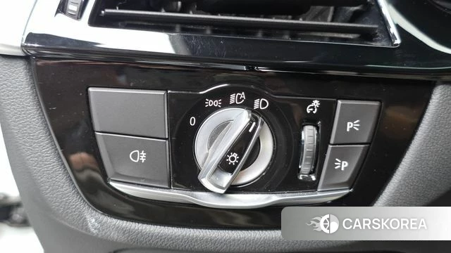 BMW 5 Series (G30) 2022 Белый из Кореи, фото 5