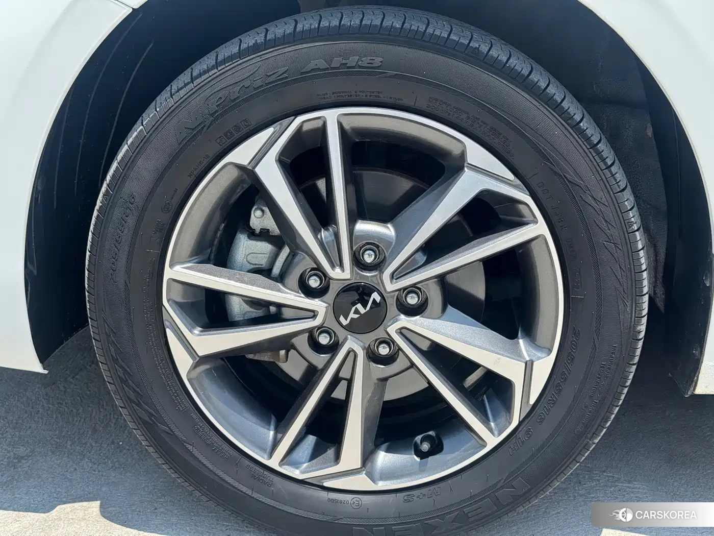 Kia K3 2023 Белый из Китая, фото 5