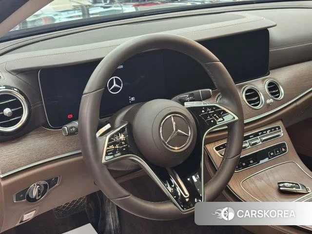 Mercedes-Benz E-class 2023 Черный из Китая, фото 5