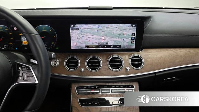 Mercedes-Benz E-Class W213 2021 Белый из Кореи, фото 5