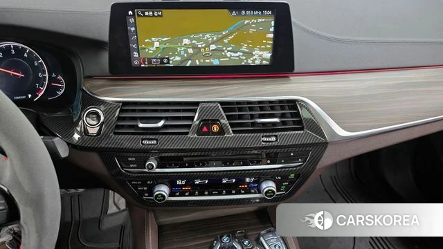 BMW 5 Series (G30) 2018 Белый из Кореи, фото 5