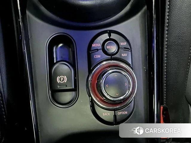 Mini Cooper Clubman 2021 Жемчужный цвет из Кореи, фото 5