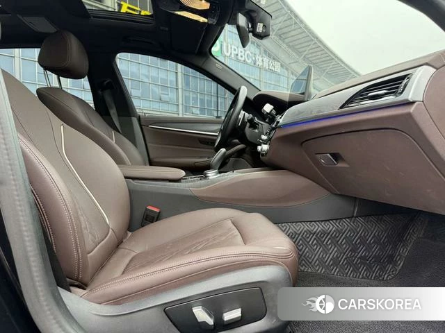 BMW 5 series 2023 Черный из Китая, фото 5
