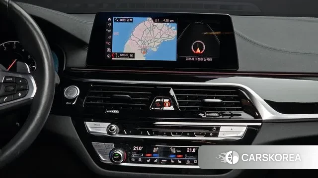 BMW 5 Series (G30) 2019 Белый из Кореи, фото 5