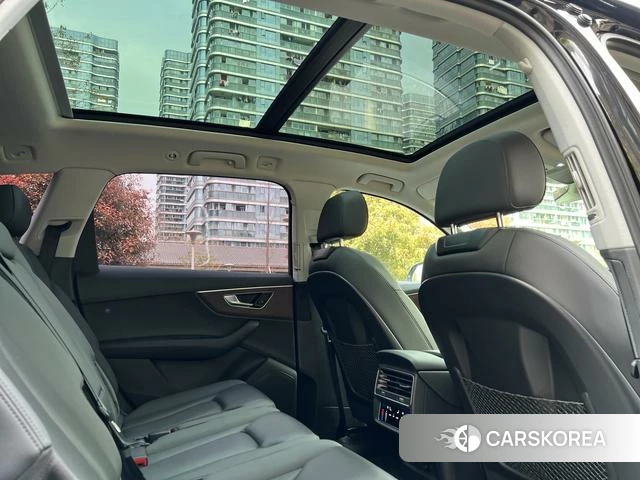 Audi Q7 2021 Черный из Китая, фото 5
