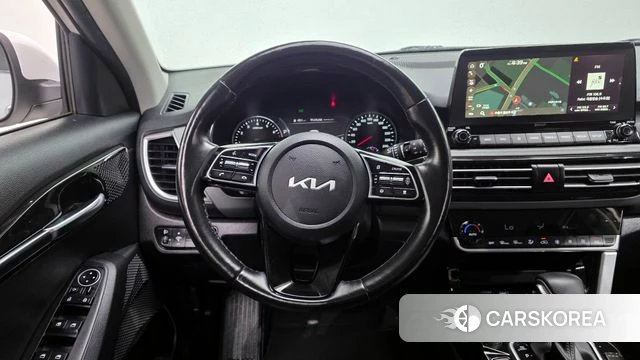 Kia Seltos 2022 Белый из Кореи, фото 5
