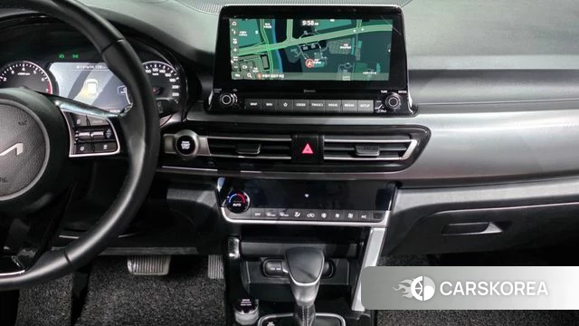 Kia Seltos 2022 Белый из Кореи, фото 5