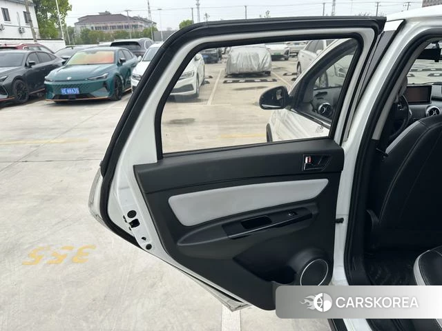 Baic New Energy EC5 2021 Белый из Китая, фото 5