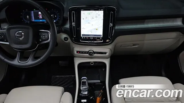 Volvo XC40 2023 Белый из Кореи, фото 5