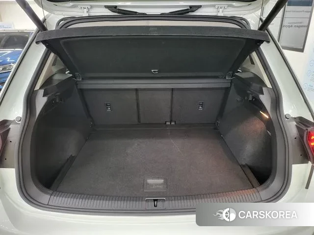 Volkswagen Tiguan second Generation 2019 Белый из Кореи, фото 5