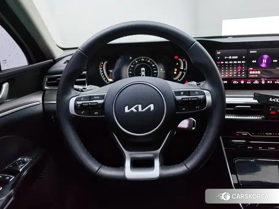 Kia K5 2024 Белый из Китая, фото 5