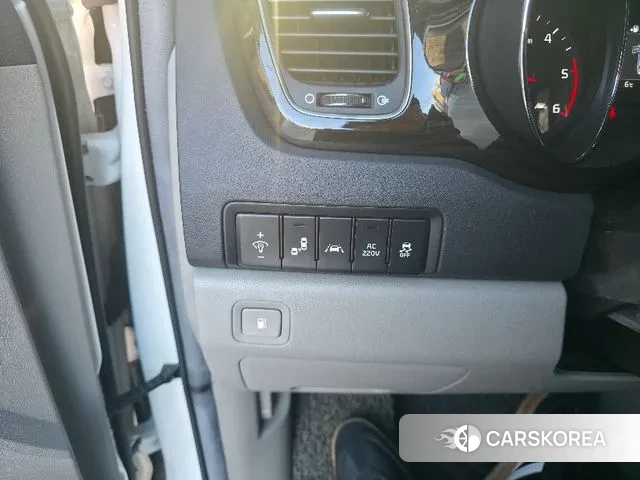 Kia The New Carnival 2018 Белый из Кореи, фото 5