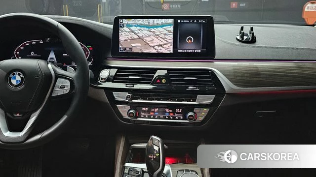 BMW 5 Series (G30) 2023 Белый из Кореи, фото 5