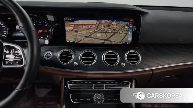 Mercedes-Benz E-Class W213 2018 Белый из Кореи, фото 5