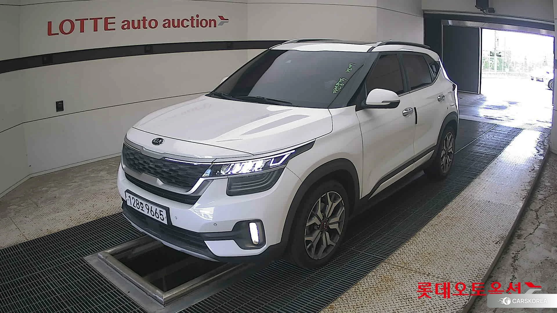 Kia Seltos 2020 Snow White Pearl из Кореи, фото 5