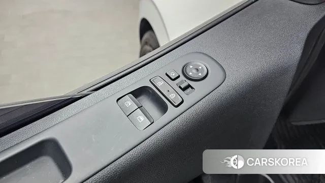 Hyundai Staria 2022 Белый из Кореи, фото 5