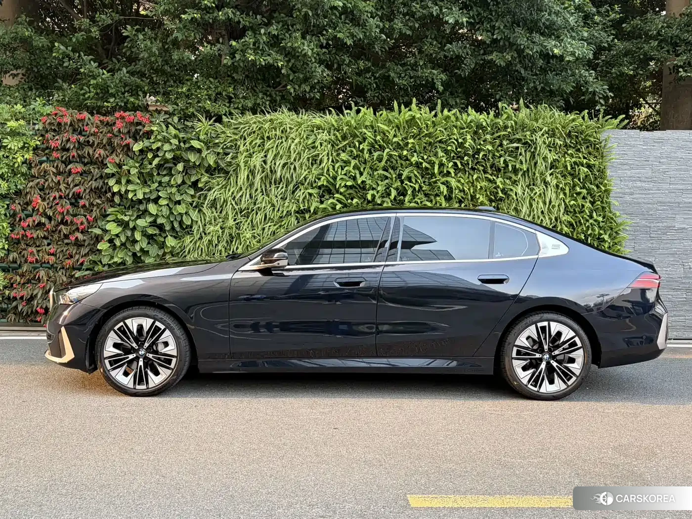 BMW 5 series 2024 Черный из Китая, фото 5