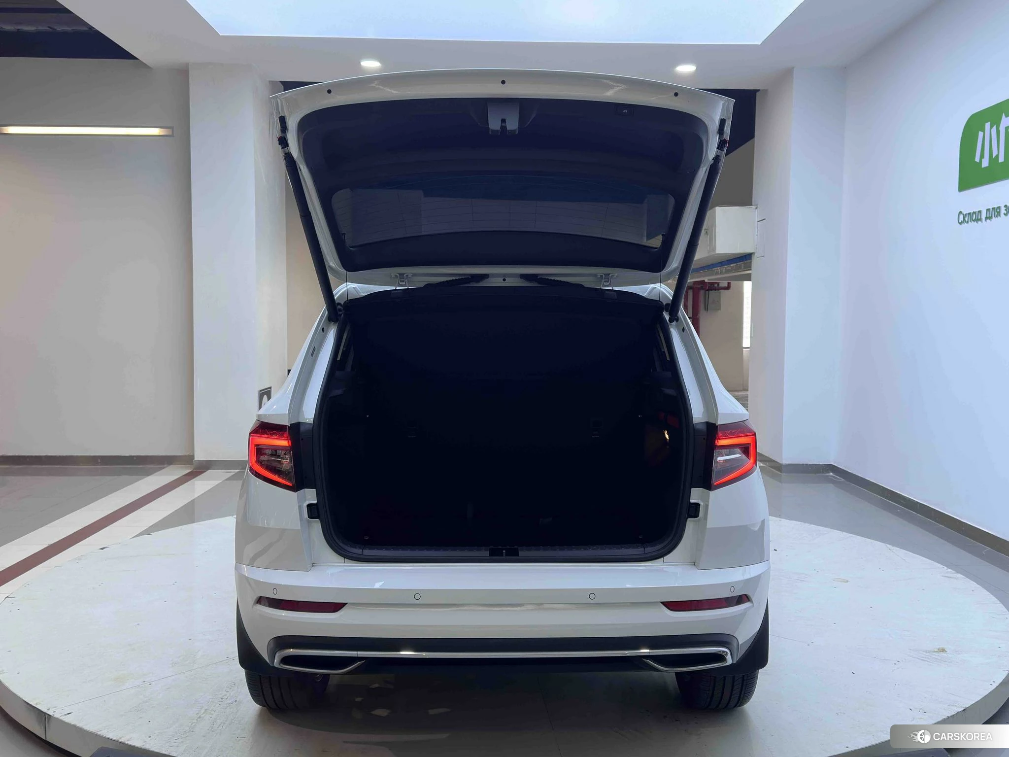 Skoda Krok 2023 Белый из Китая, фото 5