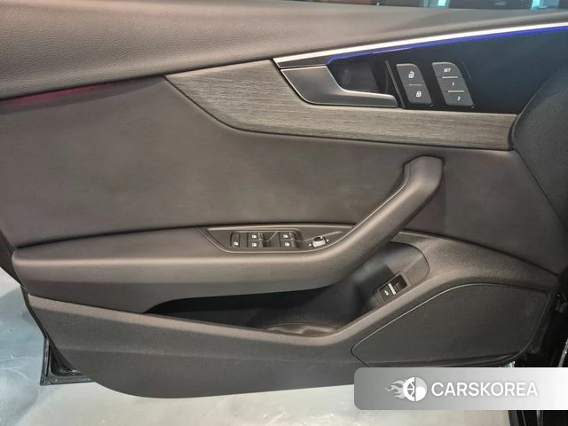 Audi A4 (B9) 2023 Черный из Кореи, фото 5