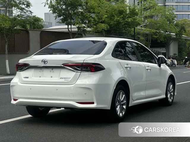 Toyota Corolla 2022 Белый из Китая, фото 5