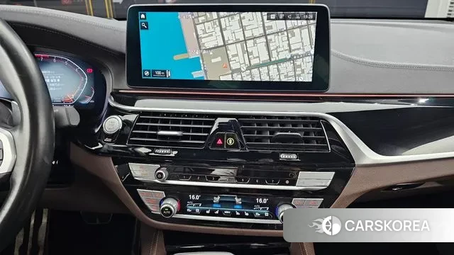 BMW 6 Series GT (G32) 2022 Серебристо-серый из Кореи, фото 5