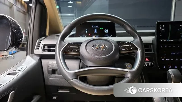 Hyundai Staria 2023 Белый из Кореи, фото 5