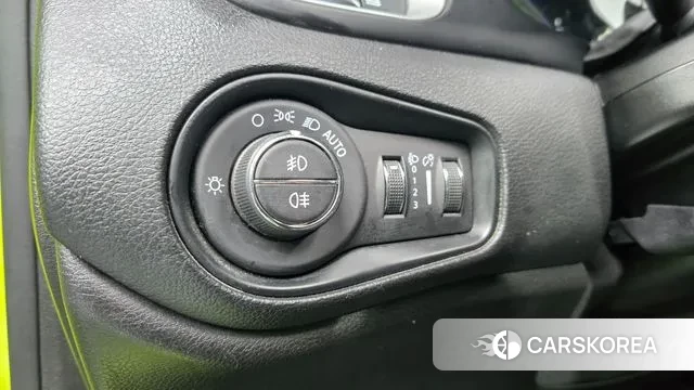 Jeep Renegade 2018 Светло-зеленый из Кореи, фото 5