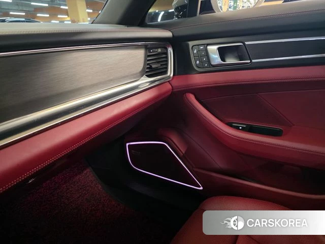 Porsche Panamera (971) 2023 Серебристо-серый из Кореи, фото 5