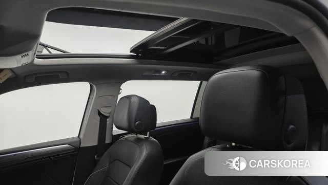 Volkswagen Tiguan Allspace 2022 Белый из Кореи, фото 5