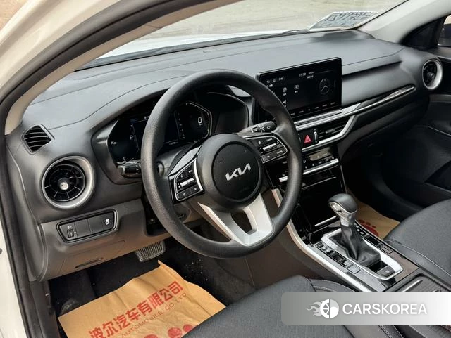 Kia K3 2022 Белый из Китая, фото 5