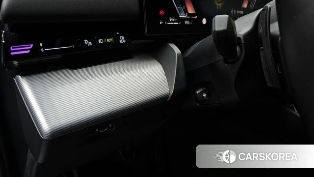 BMW 5 Series (G60) 2024 Серебристо-серый из Кореи, фото 5