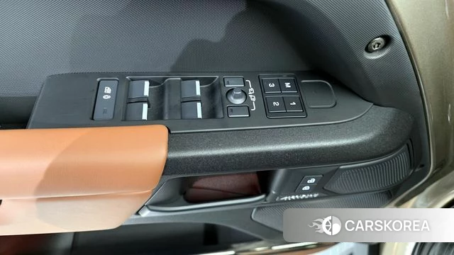 Land Rover Defender (L663) 2025 Песочный из Кореи, фото 5